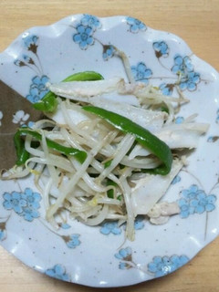おつまみに☆鶏ヤゲンのもやピー炒め-レシピのメイン写真