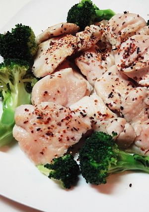 お弁当に＊鶏ムネ肉のしっとり焼き＊-レシピのメイン写真