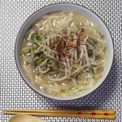 รูปของ ひとりごはん・ランチに　ダシダの煮麺