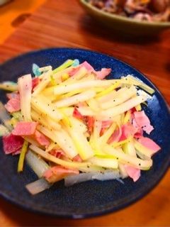 セロリとベーコンのオリーブオイル炒め-レシピのメイン写真