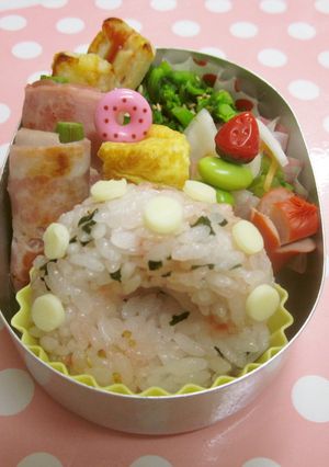 キャラ弁　水玉ドーナツ-レシピのメイン写真
