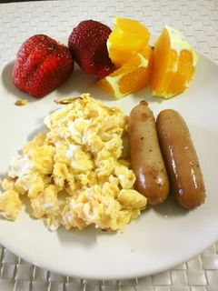 クリーミーなスクランブルエッグの朝食-レシピのメイン写真