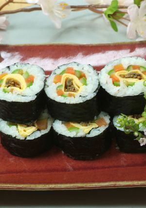 金ごまいかなご佃煮の巻き寿司-レシピのメイン写真