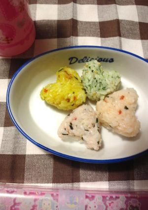 カラフル四つ葉のクローバーおにぎり-レシピのメイン写真