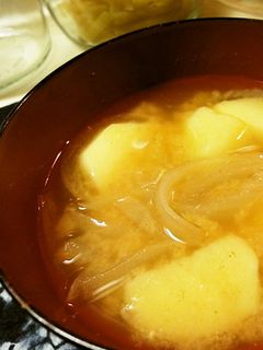 *新玉ねぎと新じゃがの味噌汁*-レシピのメイン写真