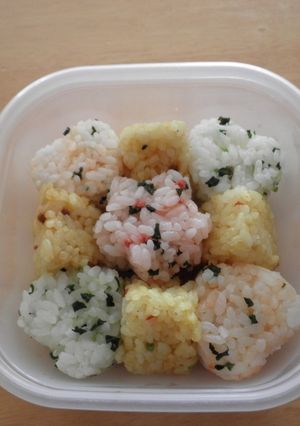 100均の型で簡単デコおにぎり-レシピのメイン写真