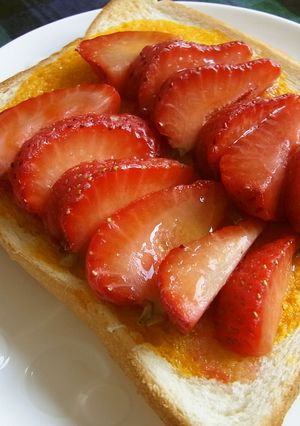 いちごのグラタン風✿トースト-レシピのメイン写真