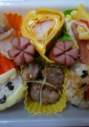 幼稚園!わが家のお弁当 サンタとトナカイ-レシピのメイン写真