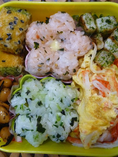 お花とクローバーのおむすび-レシピのメイン写真