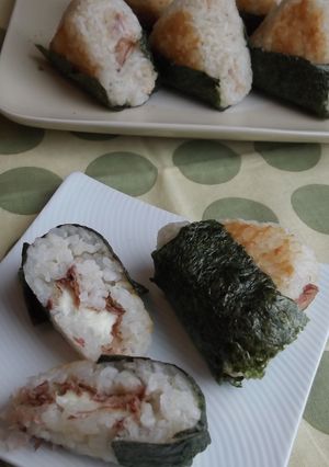チーズとおかかのみそ焼きパッタンおにぎり-レシピのメイン写真