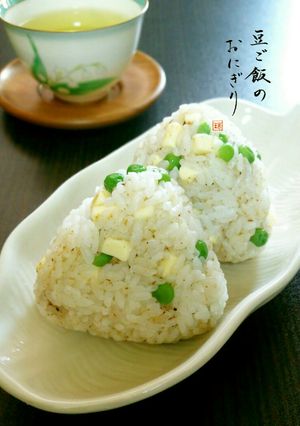 カルシウムたっぷり♪豆ご飯のおにぎり-レシピのメイン写真