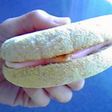 イングリッシュマフィンでマシュマロサンド