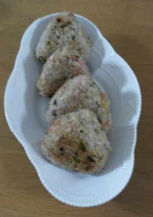 雑穀米えび天焼きおにぎり-レシピのメイン写真