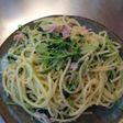 塩麹と豆苗のパスタ