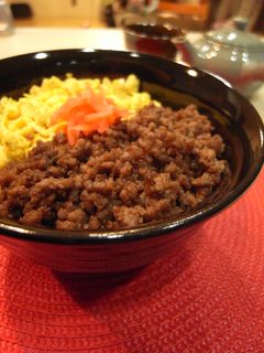 簡単ランチ☆合挽きそぼろ丼☆お弁当にも-レシピのメイン写真