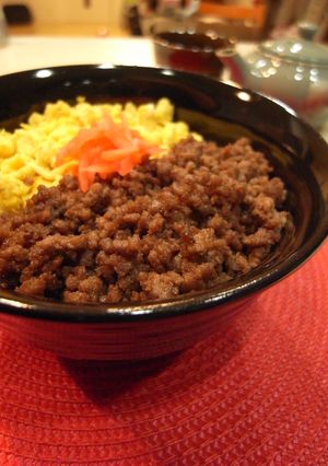 簡単ランチ☆合挽きそぼろ丼☆お弁当にも-レシピのメイン写真