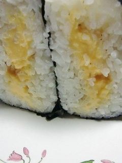 ベビーチーズ味噌ブラックペッパーおにぎり-レシピのメイン写真