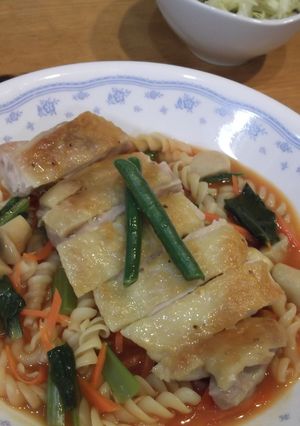 ごちそう♪鶏のソテートマトスープパスタ-レシピのメイン写真