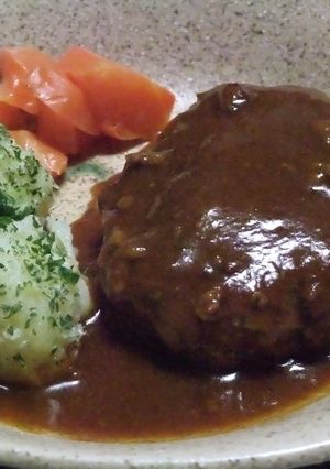 我が家煮込みハンバーグ✿とんかつソースで-レシピのメイン写真