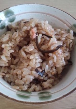 鮭フレークで！バター醤油炊き込みご飯☆-レシピのメイン写真