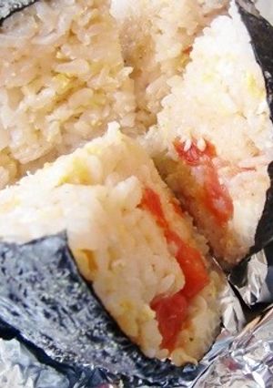 ベビーチーズとプチトマトでジャンボお握り-レシピのメイン写真