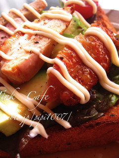 アボカドと照り焼きチキンのオープンサンド-レシピのメイン写真