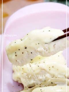ルクエで♪とろけるチーズのせハーブ蒸し鶏-レシピのメイン写真