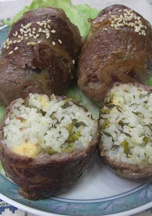 美味しい♡高菜とチーズ入り肉巻きおにぎり-レシピのメイン写真