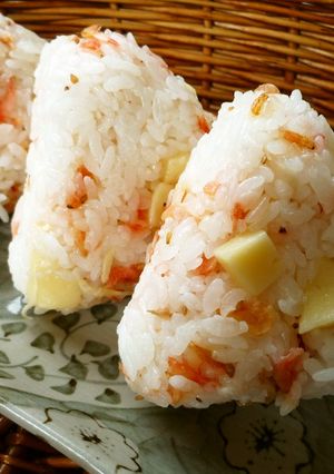 桜エビ＋チーズのお花見おにぎり-レシピのメイン写真