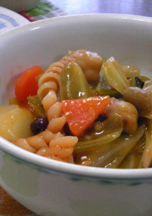 家族で仲良く野菜たっぷりスープ-レシピのメイン写真