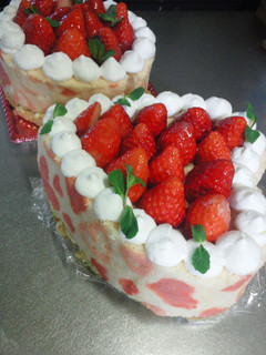 ハートで可愛くいちごチーズムースケーキ-レシピのメイン写真