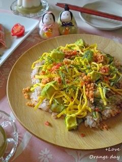 鮭フレークで✽ゆかり風味の簡単ちらし寿司-レシピのメイン写真