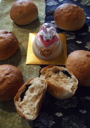 お正月の残り物でリメイク♪黒豆パン-レシピのメイン写真