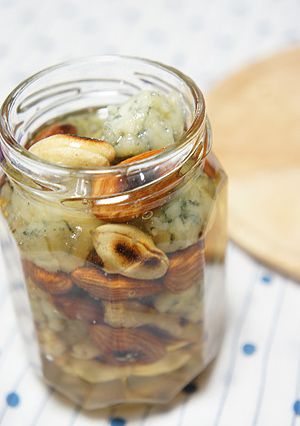ブルーチーズとナッツのはちみつ漬け-レシピのメイン写真