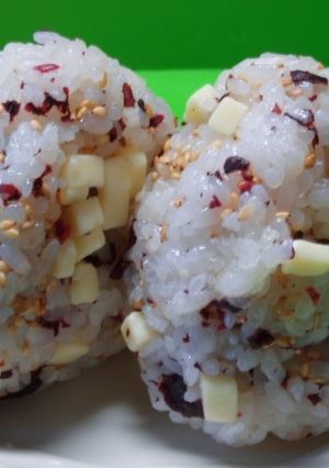 ゆかりチーズむすび-レシピのメイン写真