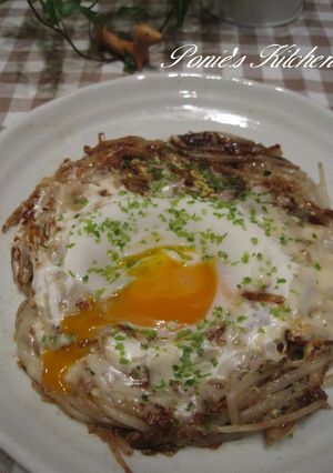 とろ～り目玉焼き乗せ☆もやしのお焼き-レシピのメイン写真