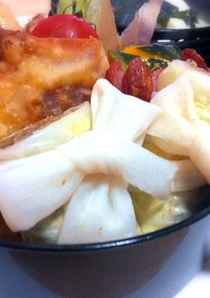 お弁当に＊リボンが可愛いきんぴら巻＊-レシピのメイン写真