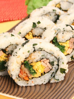 韓国風わかめごはんのピリ辛巻き-レシピのメイン写真