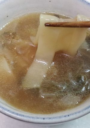 汁物に！余った餃子の皮がきしめん風に♪-レシピのメイン写真