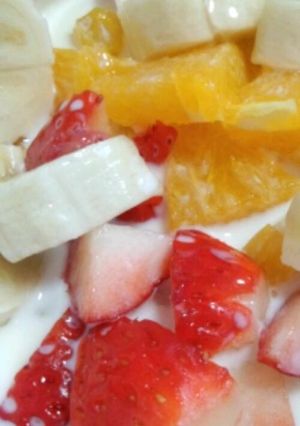 朝食に☆フルーツのミルクかけ-レシピのメイン写真