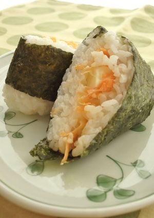 人参とチーズのサラダ　パッタンおにぎり-レシピのメイン写真