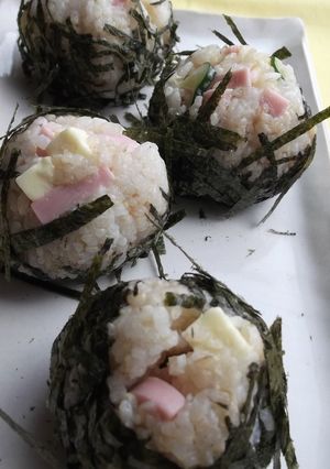 ソーセージとチーズの　茶巾おにぎり！-レシピのメイン写真