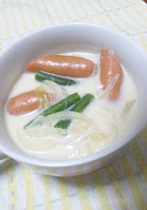 ウインナーと玉ねぎの豆乳スープ-レシピのメイン写真