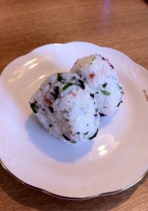 青じそと梅のおにぎり-レシピのメイン写真