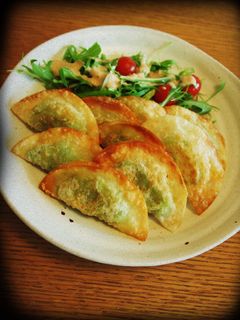 餃子の皮で! アボカドとチーズの包み揚げ-レシピのメイン写真