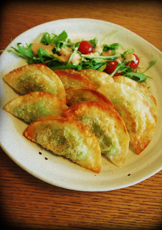 餃子の皮で！　アボカドとチーズの包み揚げ-レシピのメイン写真