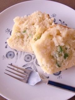 三ツ矢サイダーとピーマンで作るケークサレ-レシピのメイン写真