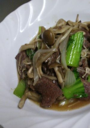牛肉とキノコのオイスターソース炒め-レシピのメイン写真