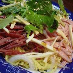 รูปของ ビールに合うラーメンサラダ