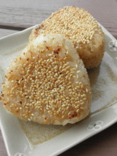 ごまたっぷり焼きおにぎり-レシピのメイン写真